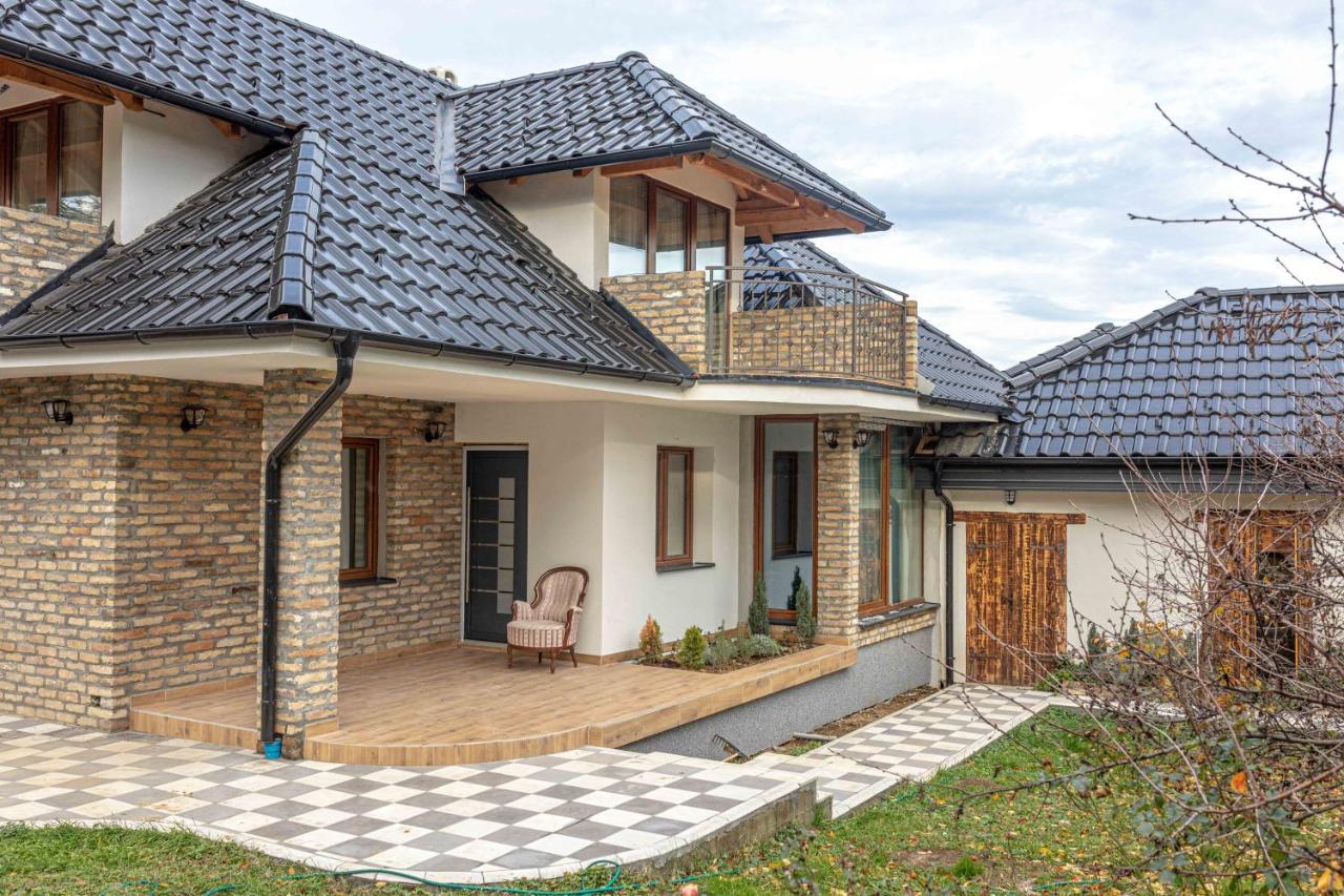 City Escape Luxury Villa Zuce Exteriér fotografie
