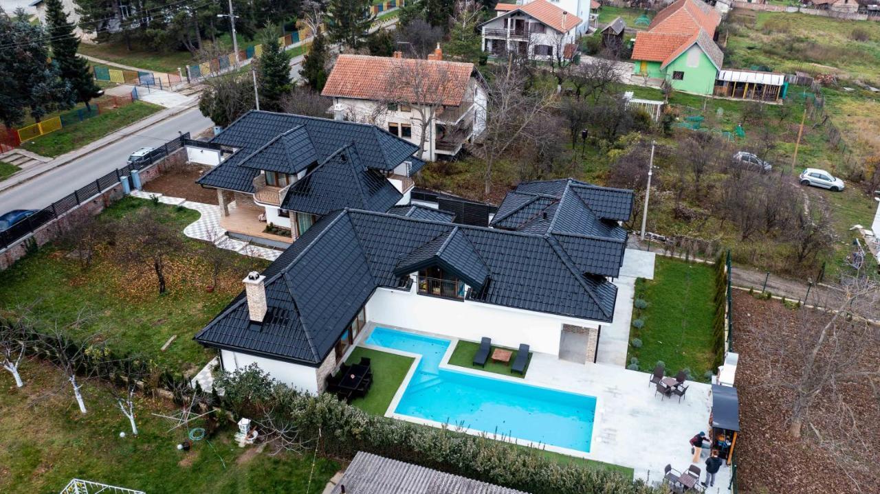 City Escape Luxury Villa Zuce Exteriér fotografie