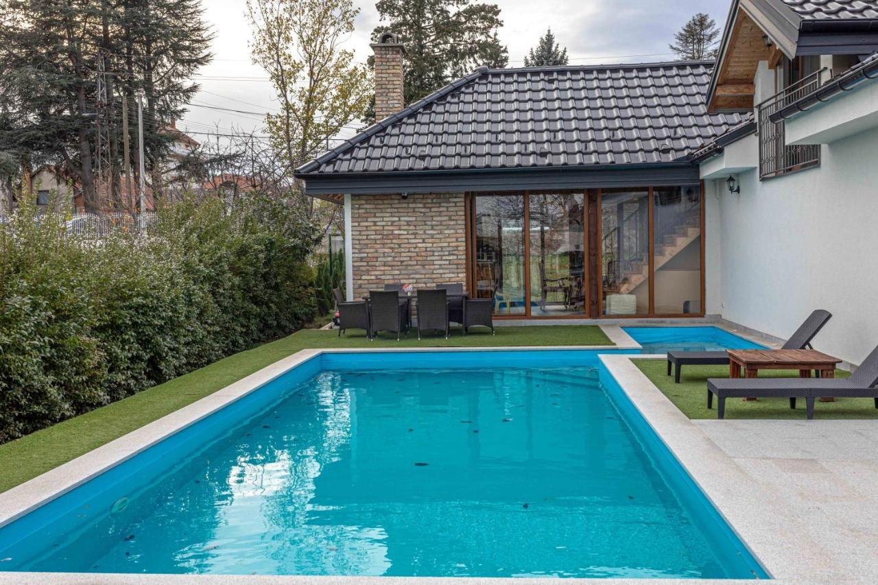 City Escape Luxury Villa Zuce Exteriér fotografie