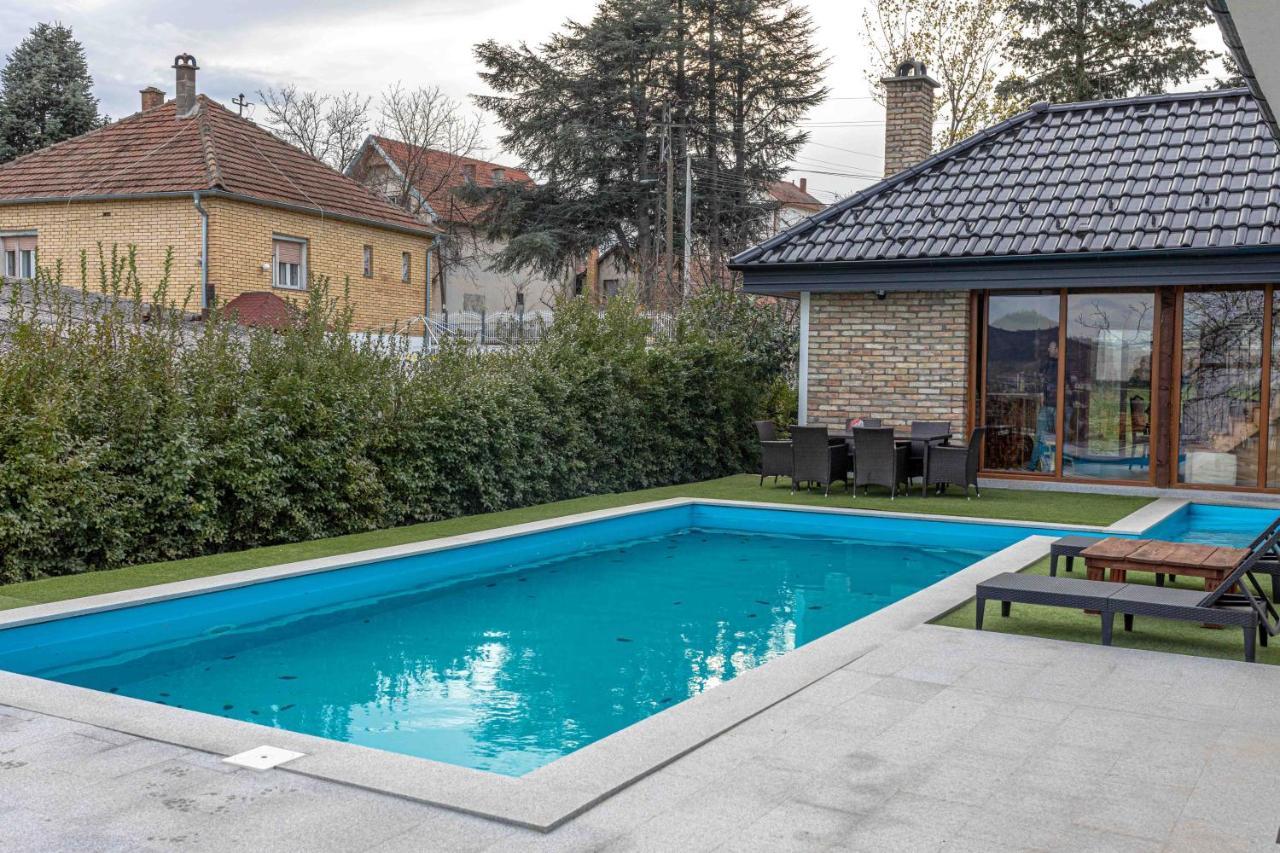 City Escape Luxury Villa Zuce Exteriér fotografie
