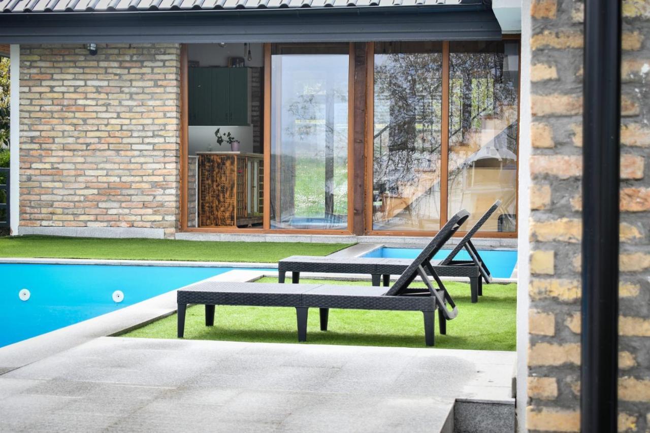 City Escape Luxury Villa Zuce Exteriér fotografie